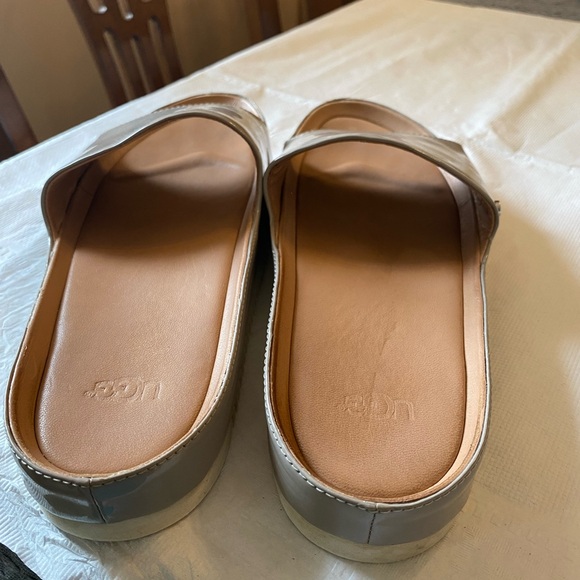 UGG SIZE 7 - Picture 12 of 13